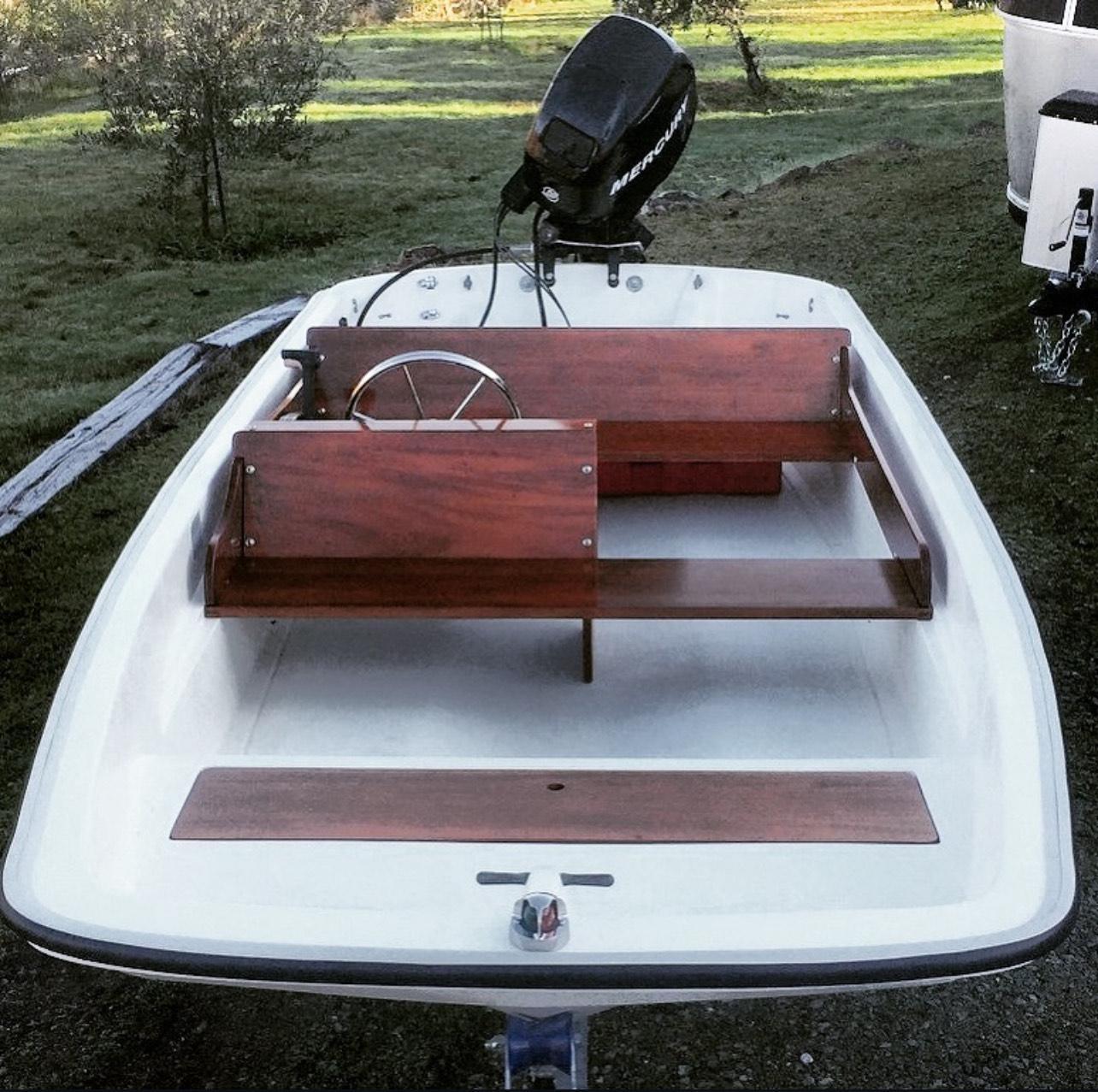 Boston Whaler Classic Bow Light (1958-1984), Navigation Light (Led) 316 Stainless; *Not Perko*
