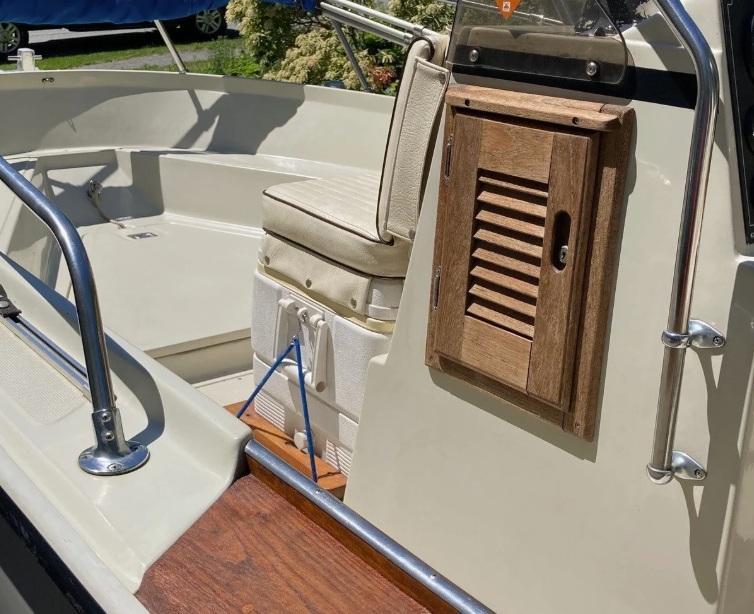 Boston Whaler Teak Cooler Chocks For Outrage- 72Qt - 172Qt Coolers