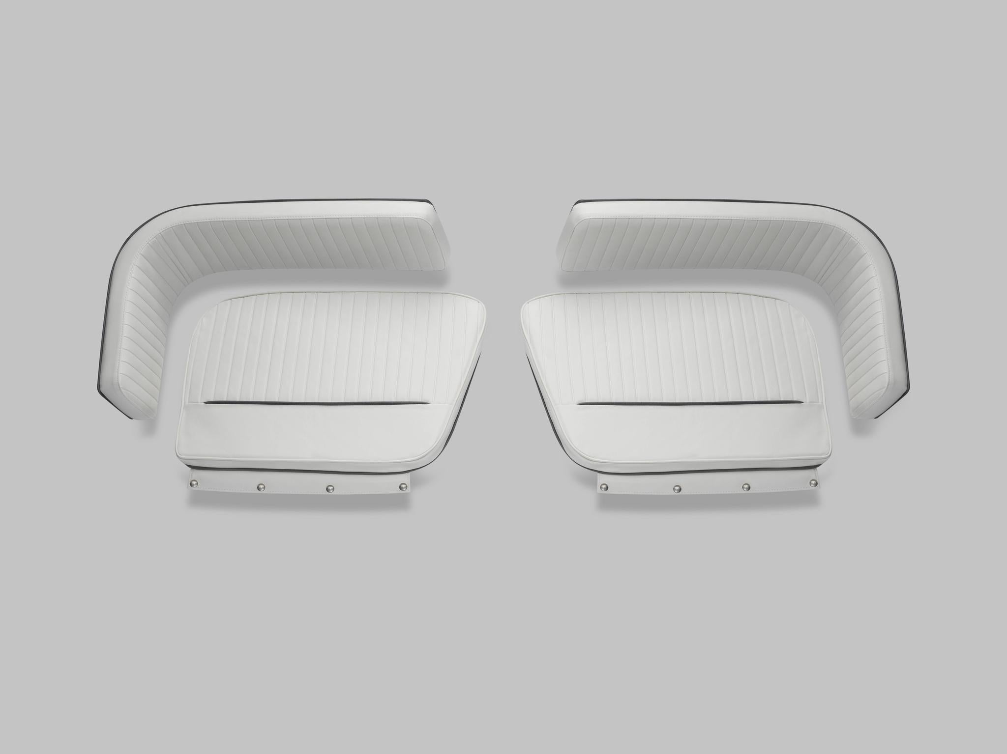 Boston Whaler 17' Dauntless Dual Console Front Passenger Seat