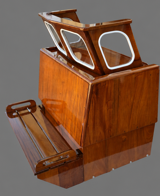 Boston Whaler 16'/17' Nauset, Sakonnet Or Eastport Mahogany Console Complete With Windshield