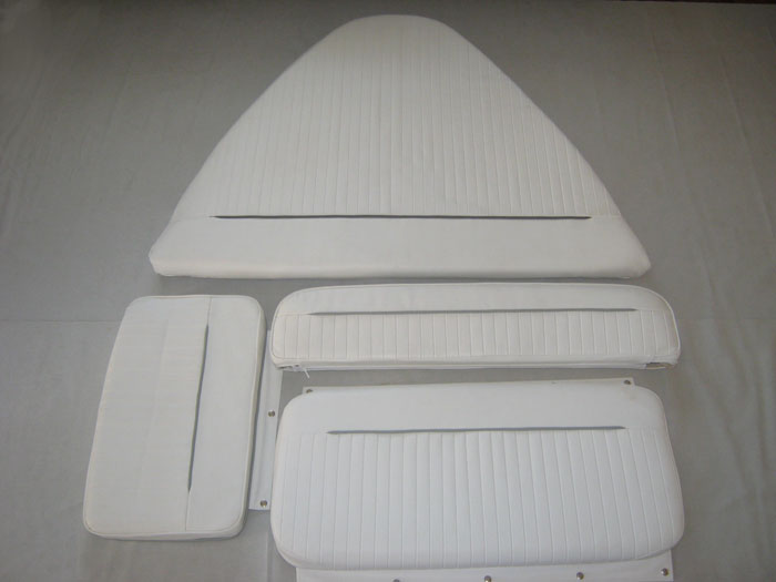 BOSTON WHALER DAUNTLESS 15' COMPLETE CUSHION SET WITH STERN JUMP SEAT/BACKRESTS (BRIGHT WHITE)